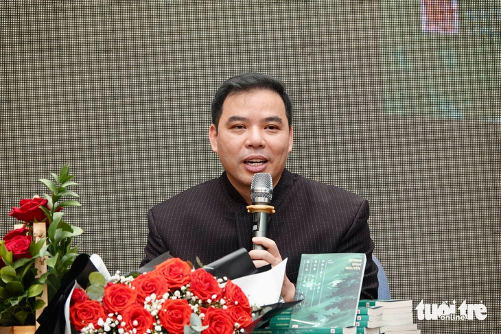 Dương Bình Nguyên trở lại sau 10 năm với Gió vẫn thổi qua rừng nhiệt đới - Ảnh 2. Dương Bình Nguyên trở lại văn đàn với Gió vẫn thổi qua rừng nhiệt đới - Ảnh 2.