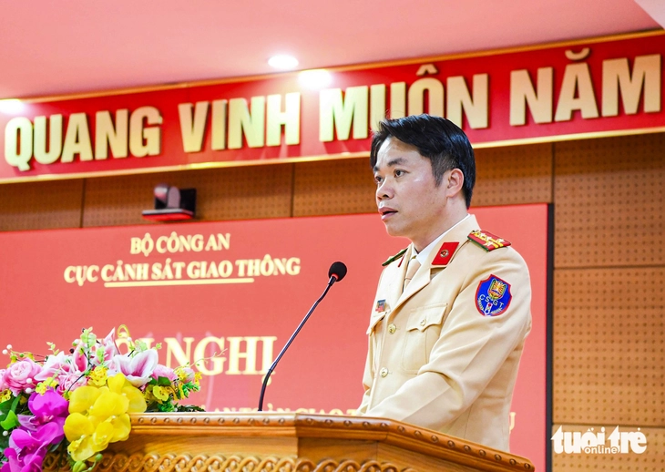 Khen thưởng cảnh sát giao thông dẫn đoàn thông suốt tại Đại hội Đảng XIV - Ảnh 2.