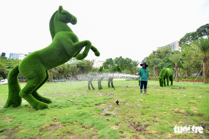 Khu đất nhà thi đấu Phan Đình Phùng đã thành công viên ngập tràn sắc hoa - Ảnh 5.