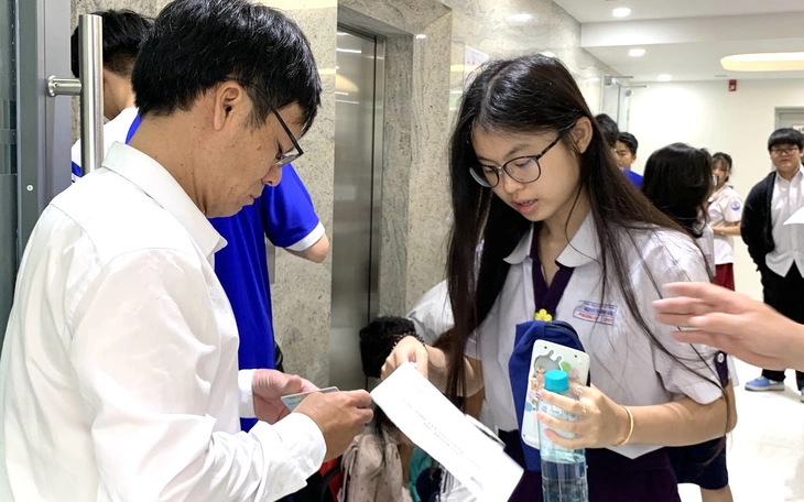 ĐH Kinh tế - Tài chính TP.HCM tổ chức thi V-SAT, vẫn xét học bạ - Ảnh 4.