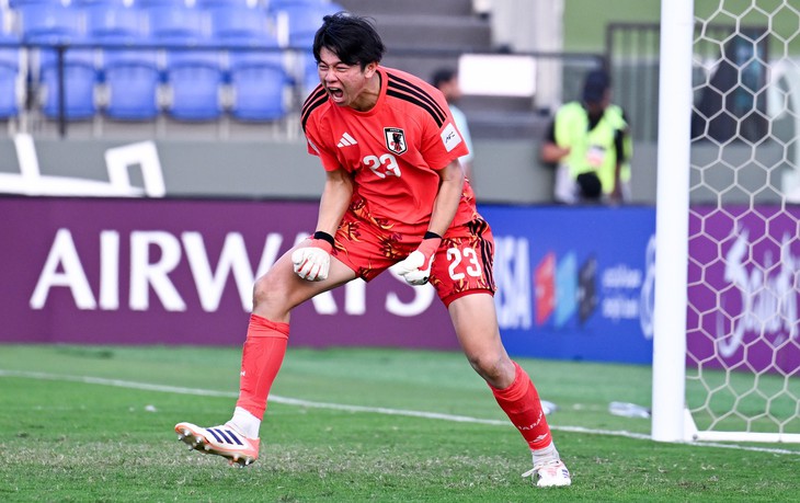 Để thua 4 bàn, Li Hao trượt giải Thủ môn xuất sắc nhất - Ảnh 2.