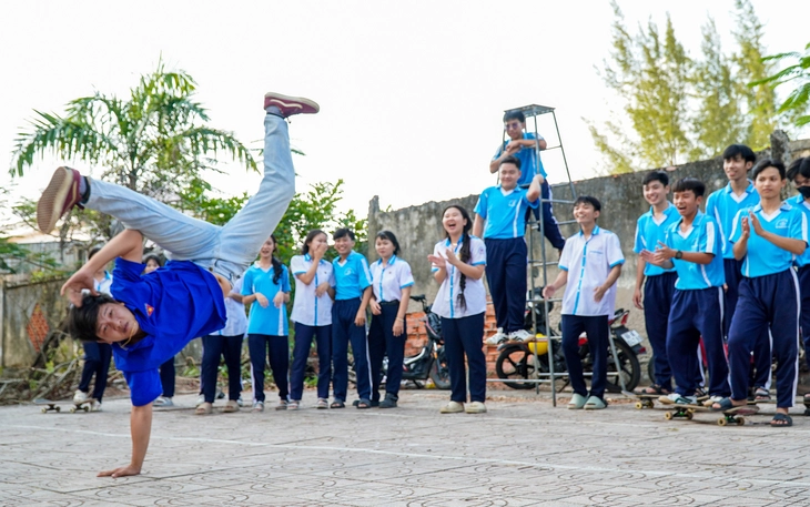 Thiếu hơn 1.000 giáo viên, Cà Mau tìm cách tháo nút thắt - Ảnh 2.