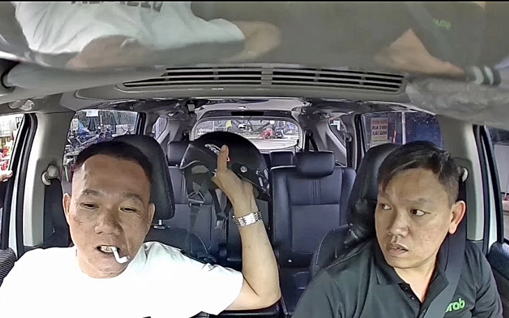 Cấm hút thuốc khi đang tham gia giao thông, làm được không? - Ảnh 2.