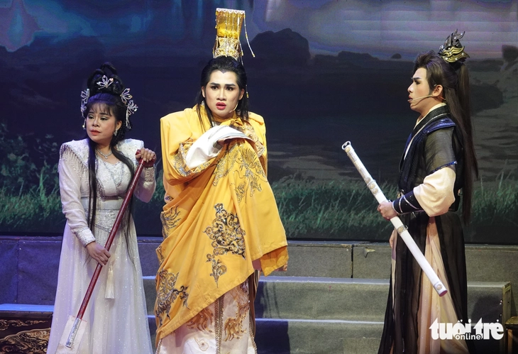 Ngọc Cương, con trai Chinh Nhân, có vai diễn đầu tiên trên sân khấu cải lương - Ảnh 3.