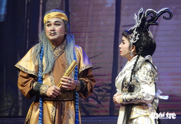 Ngọc Cương, con trai Chinh Nhân, có vai diễn đầu tiên trên sân khấu cải lương - Ảnh 4.