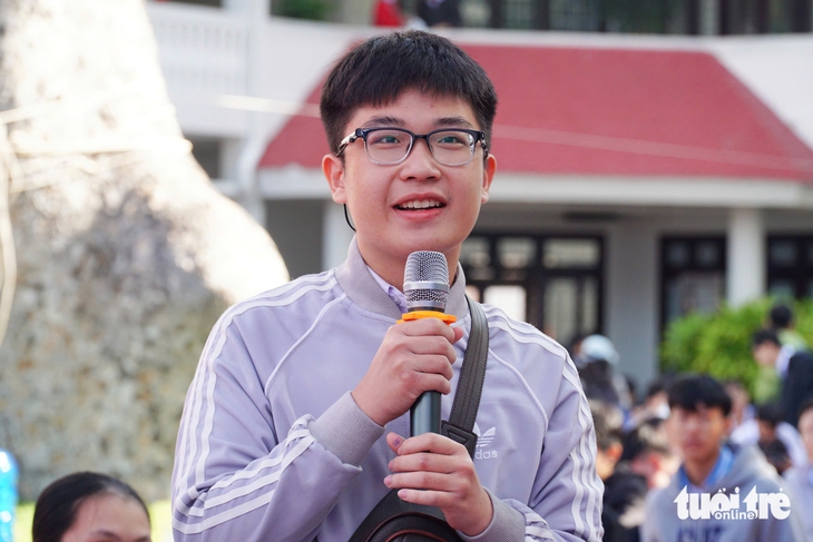 Học sinh lo lắng AI có thể thay thế con người trong tương lai, thầy cô trấn an - Ảnh 3.