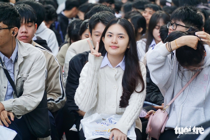 Học sinh lo lắng AI có thể thay thế con người trong tương lai, thầy cô trấn an - Ảnh 8.