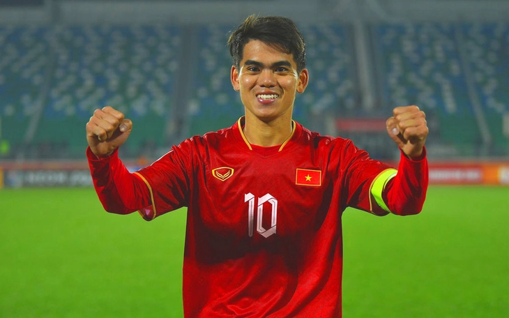 Báo Hàn Quốc: 'Có 2 người hùng thầm lặng ở đội U23 Việt Nam chưa được biết đến nhiều' - Ảnh 2.