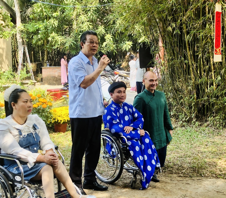 Bảo tàng Áo dài tiếp nhận bộ tem và tư liệu quý về áo dài - Ảnh 3.