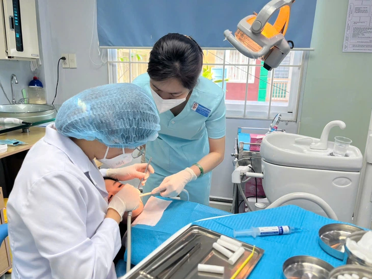 Bác sĩ nha khoa nói về mối nguy thạch tín bị tuồn vào phòng răng, 'đội lốt' thuốc diệt tủy - Ảnh 2. Bác sĩ nha khoa nói về mối nguy thạch tín bị tuồn vào phòng răng, 'đội lốt' thuốc diệt tủy - Ảnh 2.