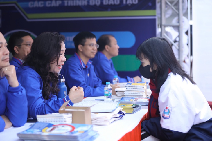 tư vấn tuyển sinh - Ảnh 6.