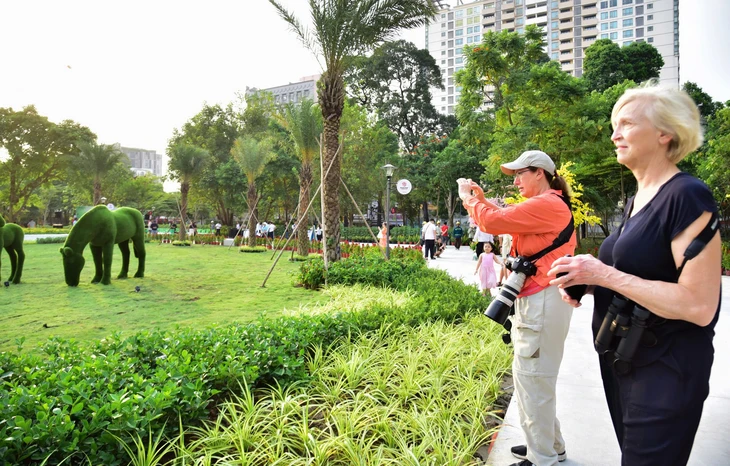 Bàn giao công viên nhà thi đấu Phan Đình Phùng phục vụ người dân dịp Tết Bính Ngọ - Ảnh 4.