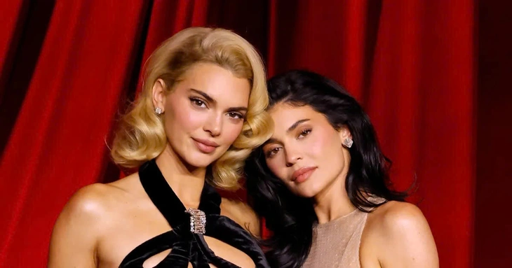 Kylie Jenner - Ảnh 2.