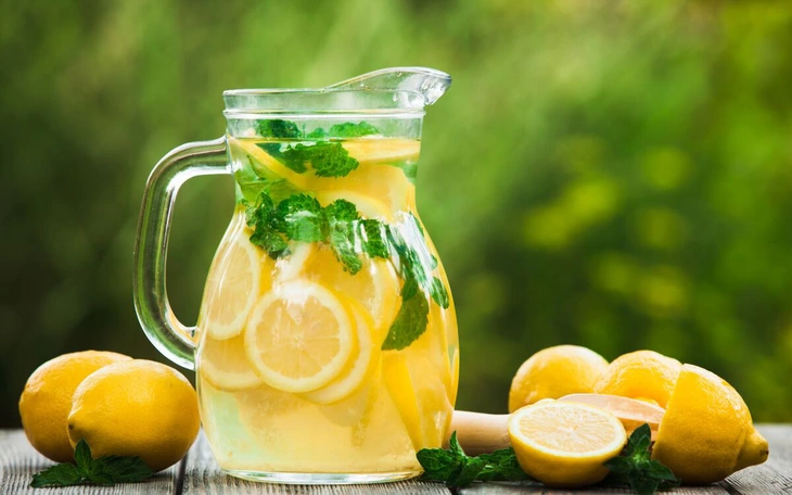 Nước chanh có giúp giảm acid uric, điều trị bệnh gout? - Ảnh 2.