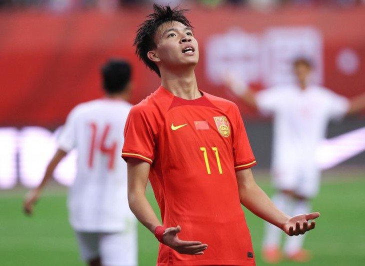 Cầu thủ U23 Trung Quốc bị chỉ trích 'không có tài năng như Messi nhưng kiêu ngạo như siêu sao' - Ảnh 1.