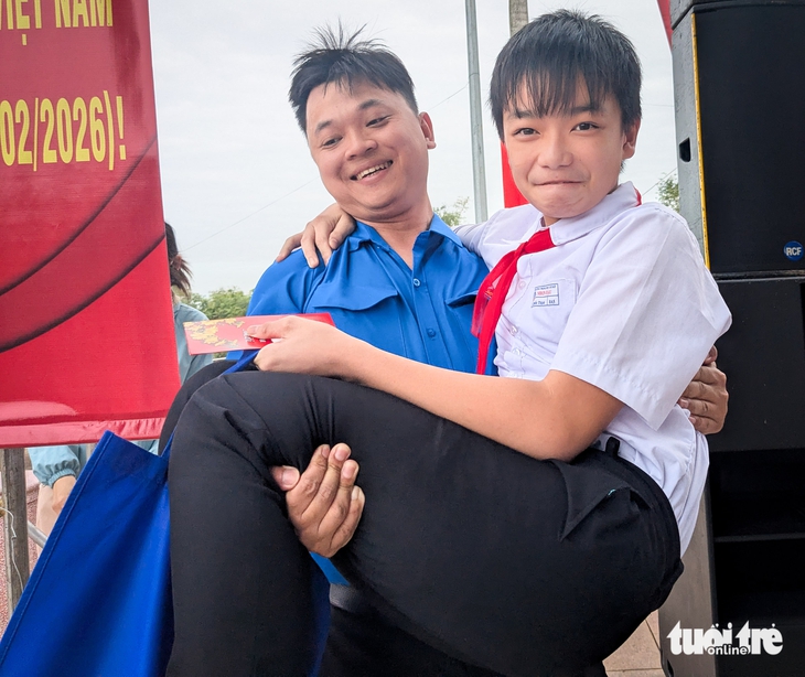 Tết sẻ chia - Ảnh 2.