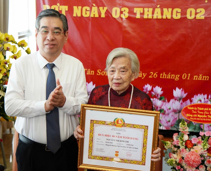 Huy hiệu Đảng - Ảnh 1.