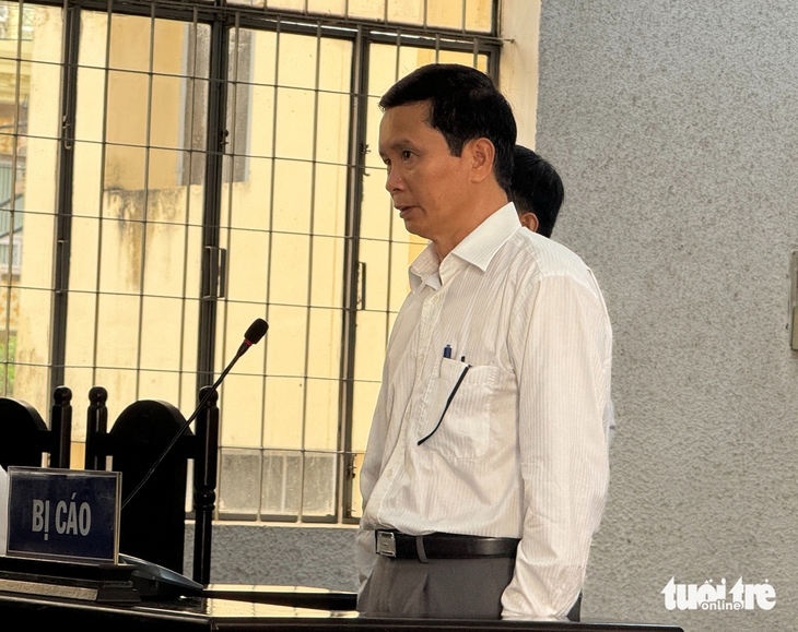 Cựu Giám đốc CDC Đắk Lắk sắp hầu tòa lần 2 trong một vụ án cũng liên quan Việt Á - Ảnh 2.