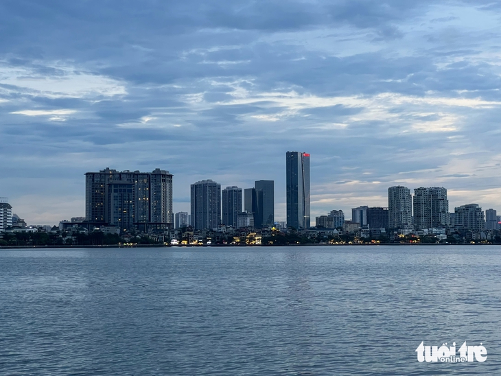 Hà Nội thống nhất chi 30.000 tỉ mở rộng đường ven hồ Tây, xây sàn ngắm cảnh hồ - Ảnh 3.