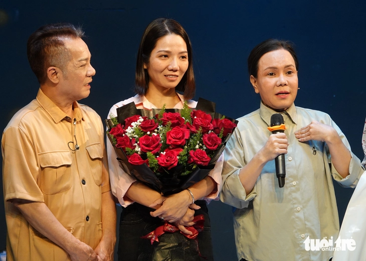 Việt Hương thấy áp lực vì Con gái chị Hằng quá nổi tiếng với nghệ sĩ Thanh Nga - Ảnh 6. Việt Hương - Ảnh 6.