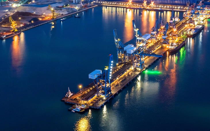 Cao tốc, quy hoạch, đô thị: Quảng Ngãi 'đặt cược' vào hạ tầng để phát triển - Ảnh 1.