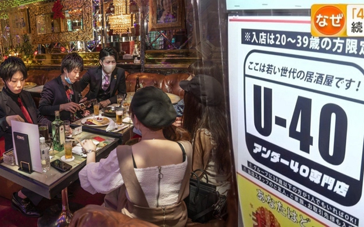 Thanh niên gây xôn xao khi chiết xuất vàng từ SIM điện thoại - Ảnh 3.