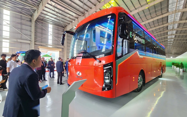 Cận cảnh mẫu xe giường nằm chạy bằng điện đầu tiên ở Việt Nam đang được nghiên cứu - Ảnh 10.