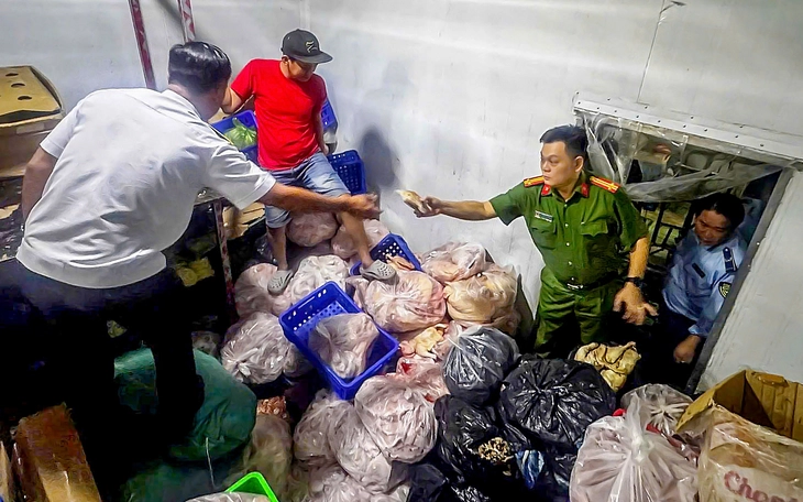 Làm rõ vụ thịt heo không tươi vào trường tiểu học tại TP.HCM - Ảnh 2.