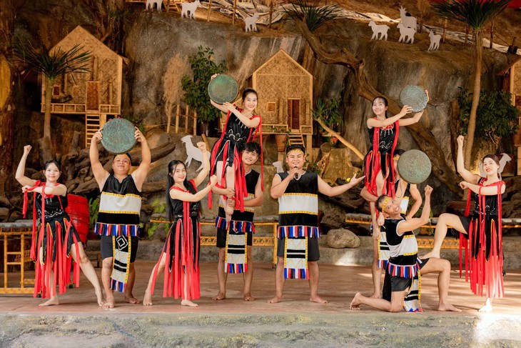 Yang Bay - Bản giao hưởng mùa xuân giữa đại ngàn - Ảnh 2.