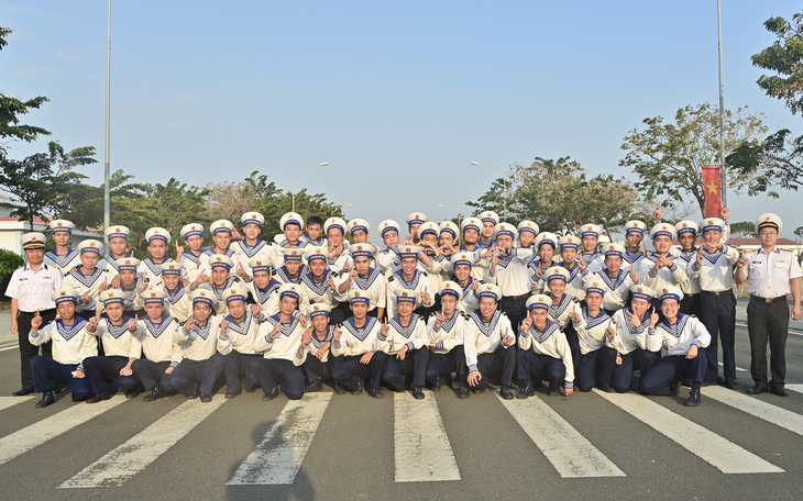 Tàu 17, Lữ đoàn 171, Vùng 2 Hải quân rời bến lên đường thực hiện nhiệm vụ đối ngoại quốc phòng - Ảnh 1.