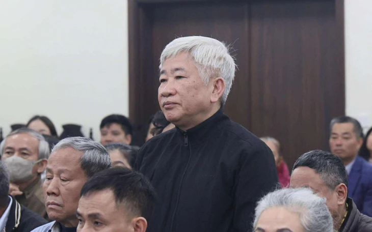 Cựu giám đốc Bệnh viện khăng khăng 'chỉ nhận quà' nhưng số tiền lên đến 10 tỉ - Ảnh 3.