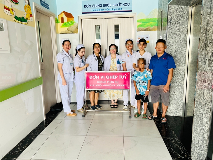 Bệnh viện Nhi đồng 1 lần đầu ghép tế bào gốc cứu sống bệnh nhi người Mông suy tủy nặng - Ảnh 3.