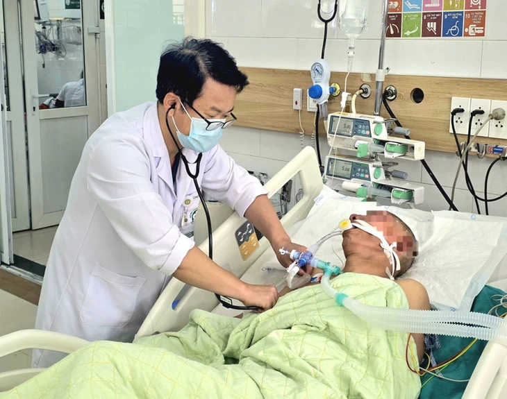 Chữa viêm xoang theo mạng xã hội, người đàn ông ngộ độc khí CO nặng - Ảnh 1. Chữa viêm xoang theo mạng xã hội, người đàn ông ngộ độc khí CO nặng - Ảnh 1.