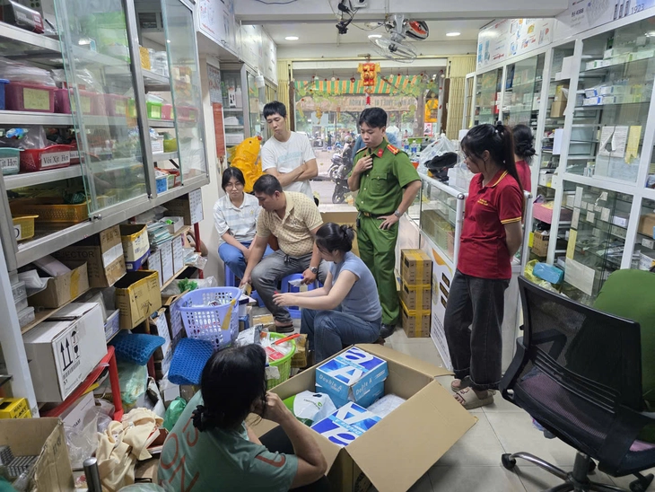 Công an TP.HCM triệt phá đường dây sản xuất, mua bán thạch tín dùng trong nha khoa - Ảnh 2.