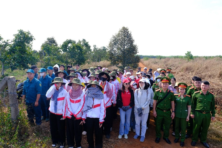 Tết trồng cây - Ảnh 1.