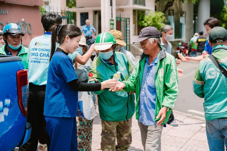 Long Châu tri ân đội ngũ chuyên viên y tế sau 1 năm cật lực phục vụ khách hàng - Ảnh 5.