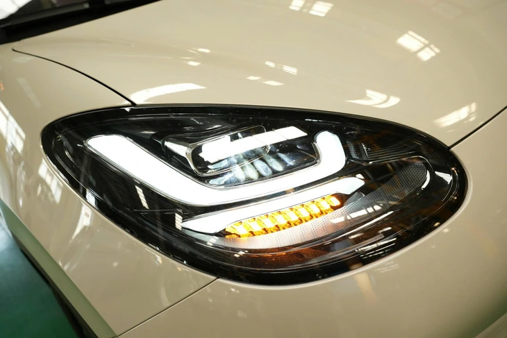 Ảnh thực tế Wuling Bingo 2026 tại Việt Nam: Giá dự kiến từ 399 triệu đồng, cần số như Mercedes, camera 360, đổi cổng sạc từng gây tranh cãi- Ảnh 11. Wuling Bingo - Ảnh 10.