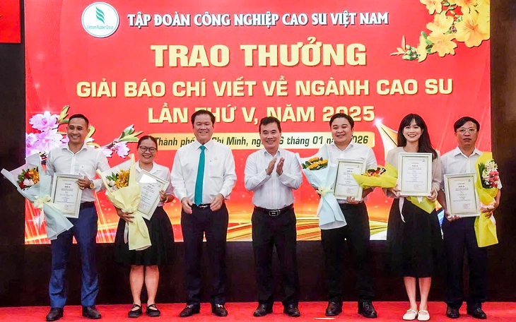 Tổng Bí thư Tô Lâm trao giải cuộc thi ‘Vững bước dưới cờ Đảng’ - Ảnh 2.