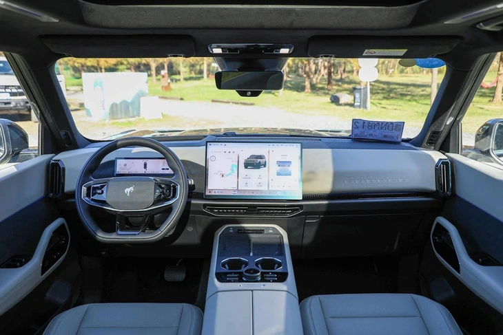 Ford Bronco - Ảnh 8.