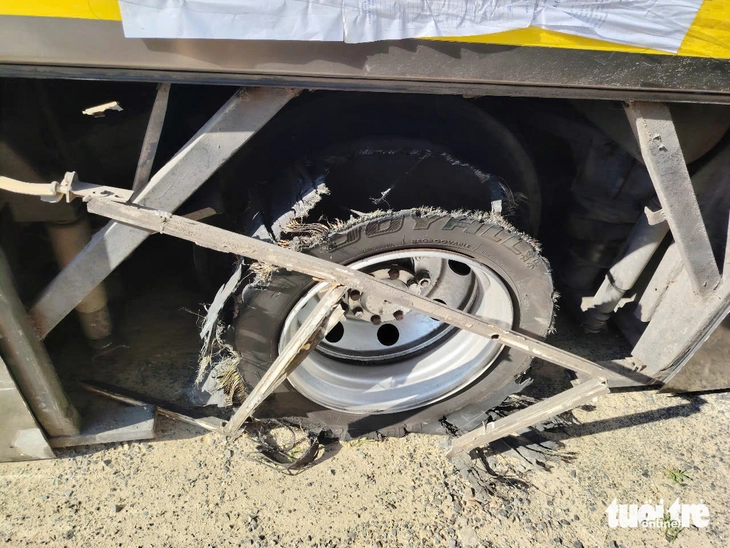 nổ lốp - Ảnh 2.