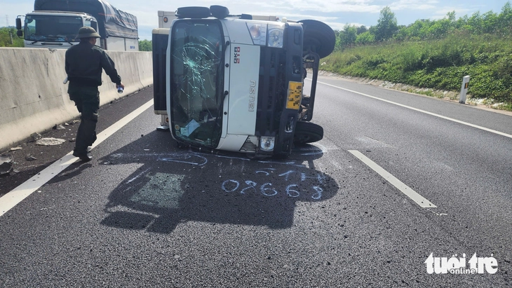 nổ lốp - Ảnh 4.