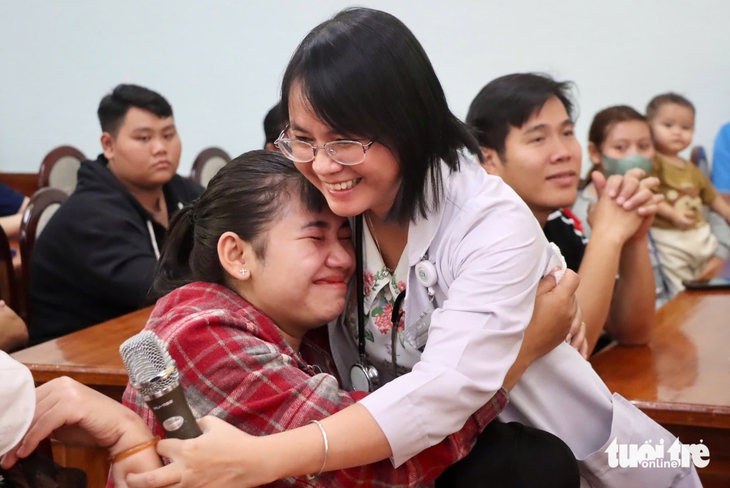 Ước mơ của Thúy mang mùa xuân đến với bệnh nhi ung thư tại TP.HCM - Ảnh 4.