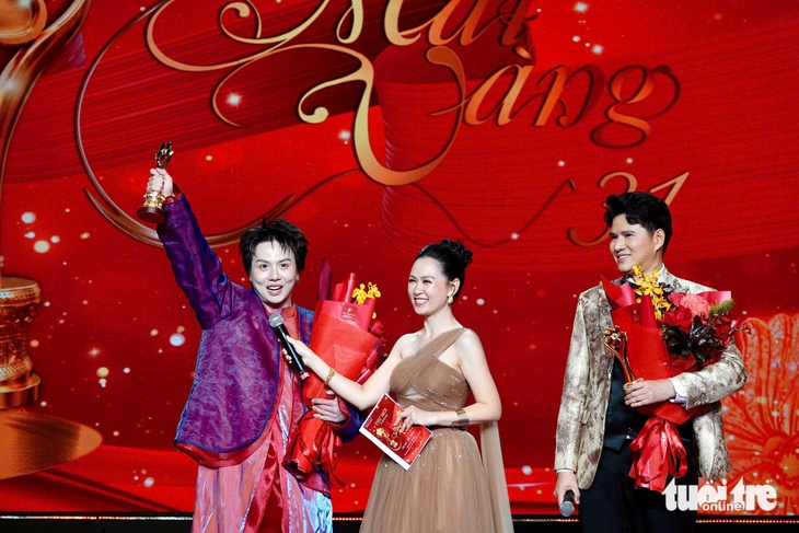 Hòa Minzy, Soobin, Mưa đỏ nhận giải Mai Vàng 2025 - Ảnh 5. Mai Vàng - Ảnh 5.