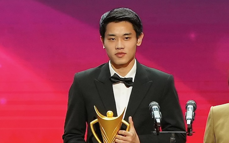 Sabalenka thách thức trọng tài, sau khi bị trừ điểm vì 'tiếng hét bất thường' trong trận bán kết - Ảnh 3.