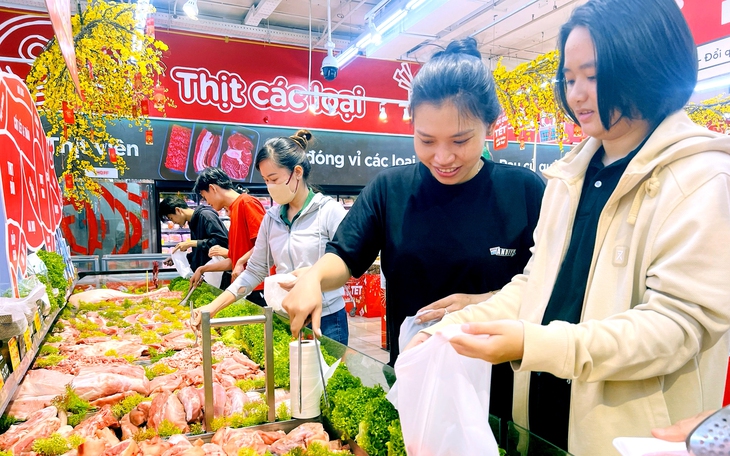 Giá heo tại Đồng Tháp tăng mạnh giáp Tết, nguồn cung được bảo đảm - Ảnh 3.