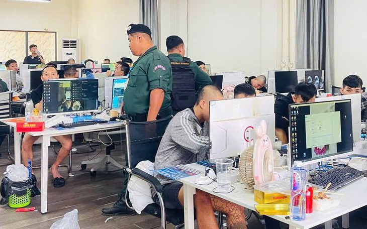 Triệt phá đường dây hack Facebook, Zalo từ livestream, chiếm đoạt 50 tỉ đồng - Ảnh 2.