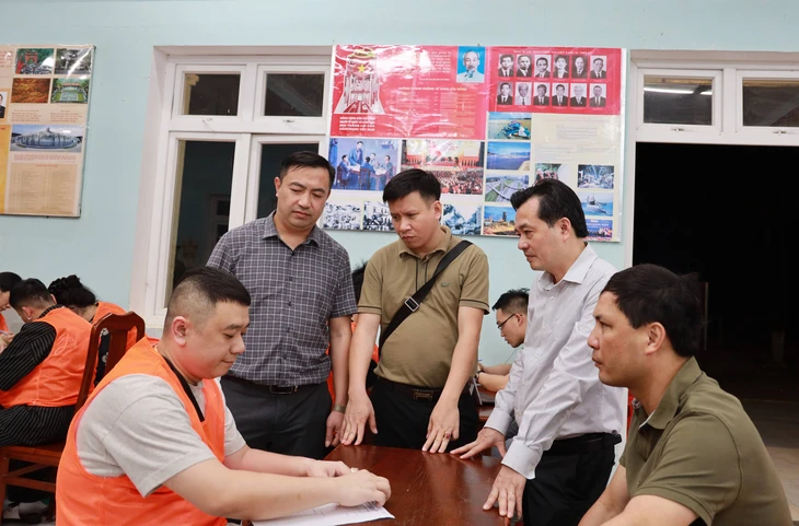 Triệt phá đường dây lừa đảo hơn 300 tỉ đồng ở Campuchia - Ảnh 3.