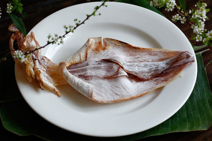 Món cổ Tết Bát Tràng: Su hào xào mực với công đoạn xé mực kỳ công - Ảnh 2.