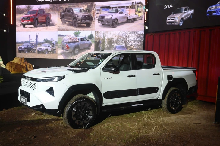 Toyota Hilux - Ảnh 1.
