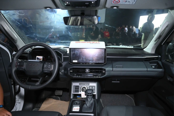 Toyota Hilux - Ảnh 3.